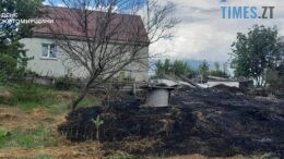 В селі Стара Котельня через загоряння сухої трави ледь не згоріли житлові будинки