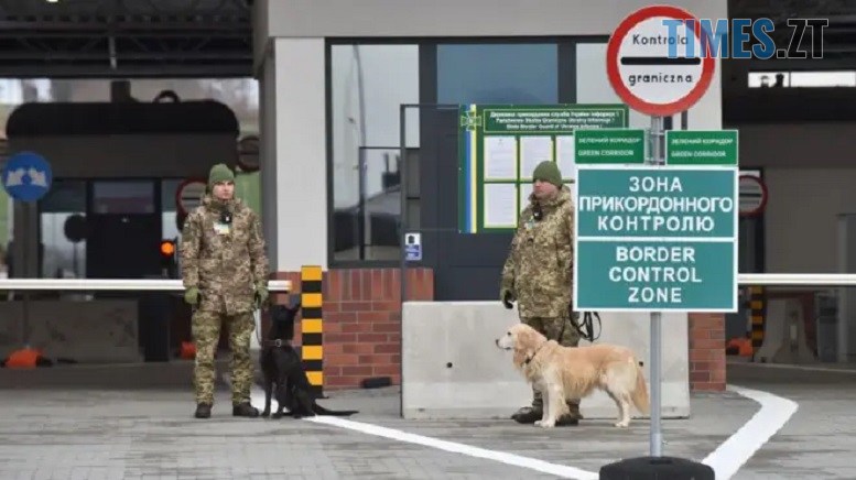 Хлопцям до 22 років дозволять виїжджати за кордон. Щоправда лише обраним