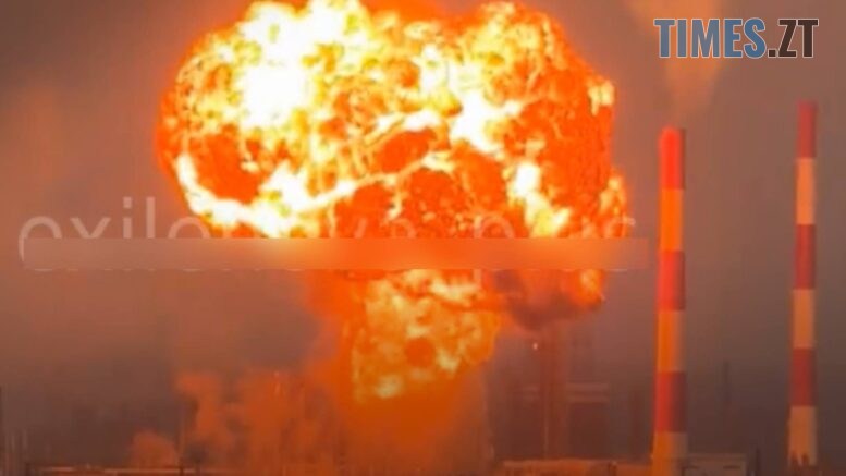 Масштабна нічна «бавовна» в росії: атаковано НПЗ, оборонні заводи та аеродроми