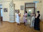 Мистецтво, що промовляє до душі: у Житомирі відкрилася виставка Катерини Мерзлікіної