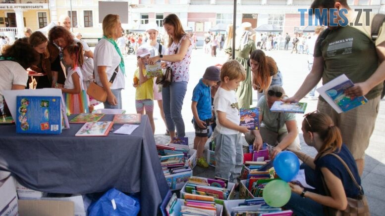 Книгообмін "Книжкова площа": у вихідні у Житомирі відбулося масштабне свято книги