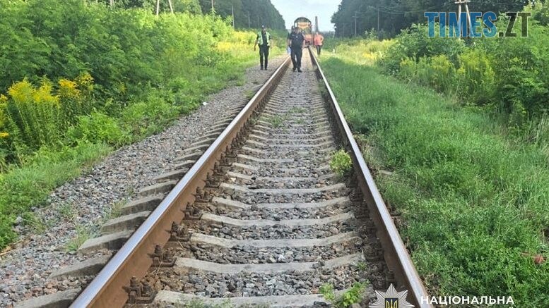 На Житомирщині правоохоронці встановлюють обставини травмування чоловіка на залізничних коліях