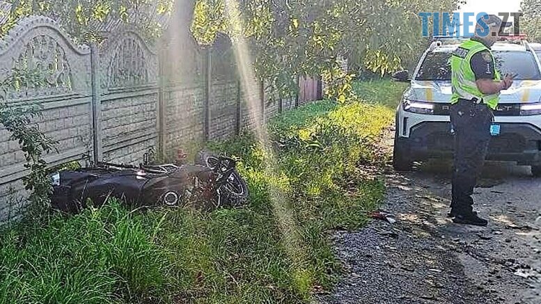 На Бердичівщині не розминулися легковик та мотоцикл: є постраждала