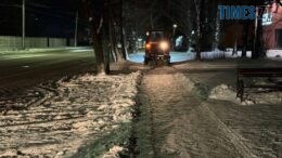 Житомирщина у полоні снігу: дорожники працюють у посиленому режимі