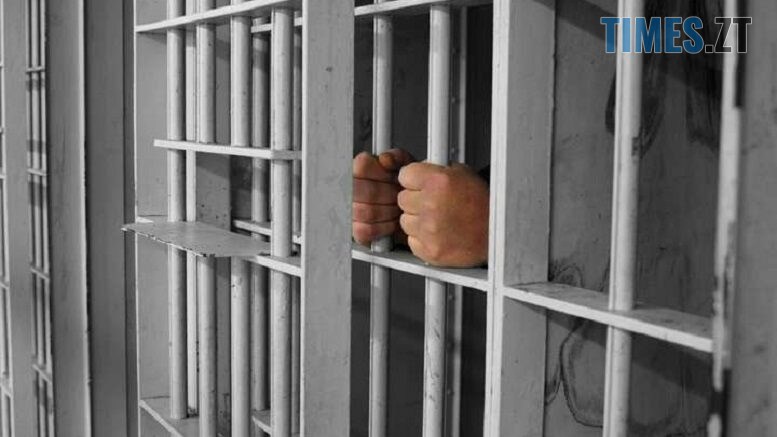 За систематичне знущання над матір’ю — за ґрати: у Звягелі засудили домашнього тирана