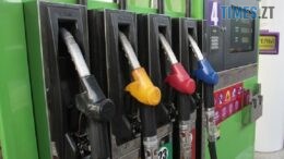 Ціни на АЗС у січні: чи чекати здорожчання пального та чи вистачить запасів Україні