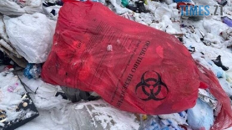 Шприци та ліки під відкритим небом: у Житомирі приватний ВЖРЕП підозрюють у скиданні небезпечних відходів