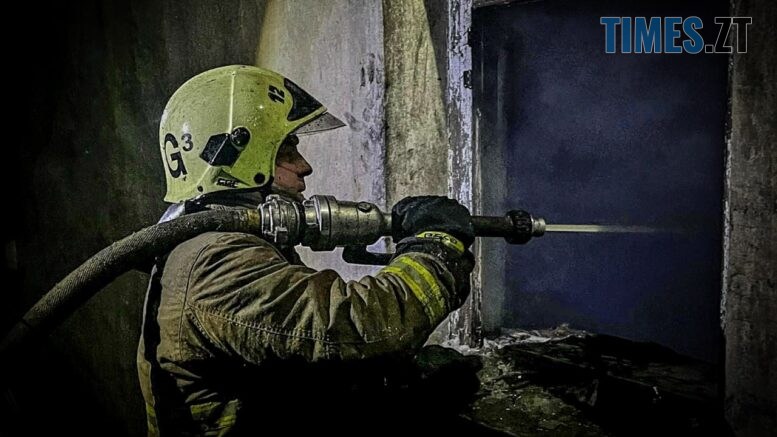 Масштабна пожежа на Коростенщині: рятувальники три години боролися з вогнем у селі Антоновичі
