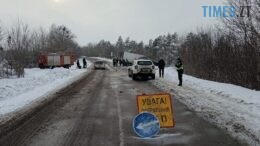 На Ружинщині вантажівка знесла з дороги мікроавтобус: є постраждалі
