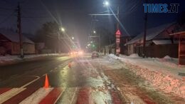 У Житомирі під колеса легковика потрапила перехожа