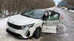 На Бердичівщині на трасі не розминулися кросовер та легковик: є постраждалі