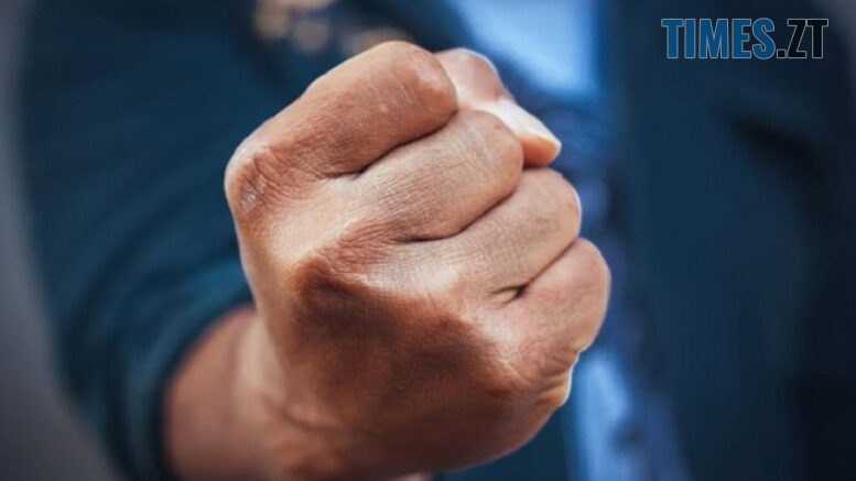 Бійка між односельцями на Житомирщині: 31-річному чоловіку загрожує до 3 років ув’язнення