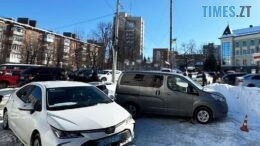 Розлютився через відмову: під Житомиром таксист з автоматом напав на людей на зупинці
