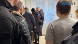 Травмування поліцейського та пошкодження трьох патрульних авто: жителю Бердичева повідомлено про підозру