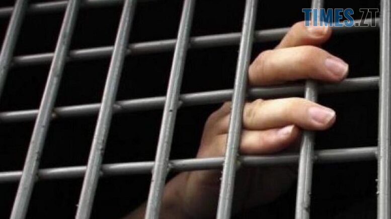 Кривава сварка в Житомирі: жінці, яка напала з ножем на знайомого, загрожує до 15 років тюрми