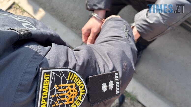 Обіцяли пригнати дешеві іномарки: на Одещині викрили шахраїв, які виманювали гроші у військових