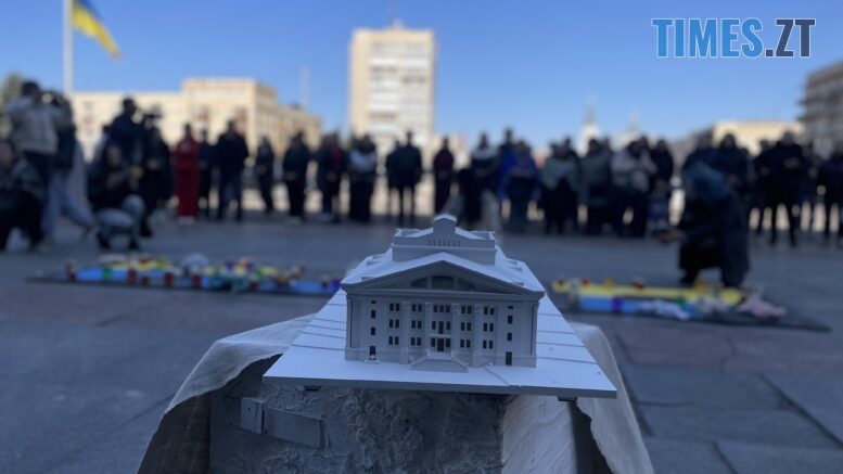 Житомир вшанував пам'ять загиблих у драмтеатрі в Маріуполі навесні 2022-го