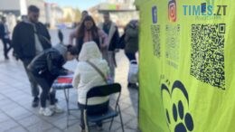 У Житомирі зооволонтери зібрали підписи на підтримку Центру захисту тварин і нинішньої керівниці