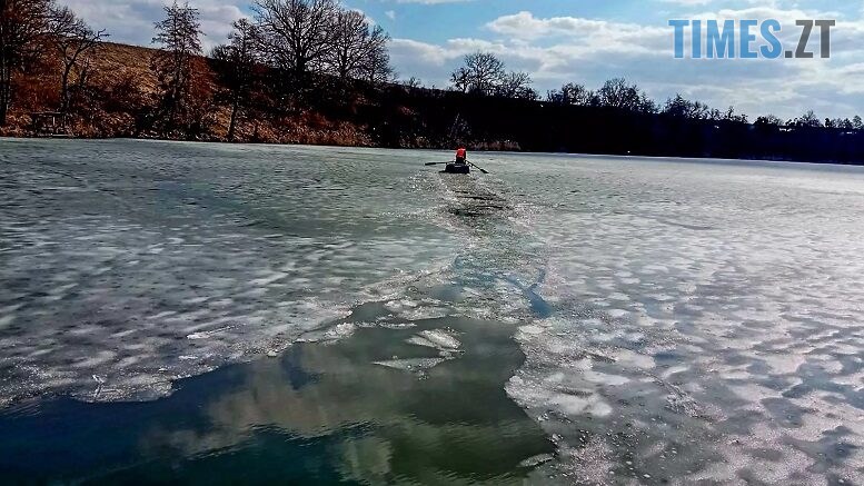 На Житомирщині рятувальники дістали з водойми тіло чоловіка, якого розшукували кілька днів