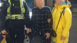 У Житомирі патрульні допомогли літній жінці повернутися додому