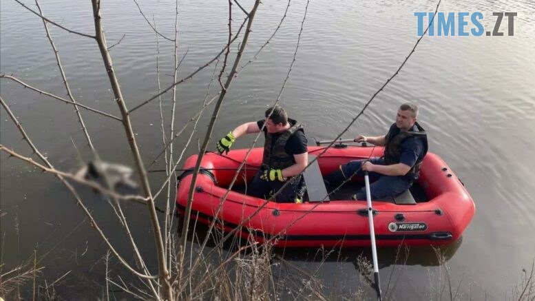На Житомирщині рятувальники дістали тіло чоловіка з річки Уж