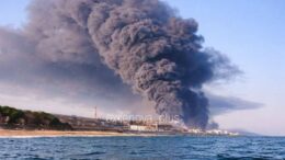 «Додали вогню»: У Туапсе після повторної атаки дронів палають НПЗ та морський порт