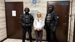 Продавала власну доньку в DarkNet: на Житомирщині затримано матір за виготовлення дитячої порнографії