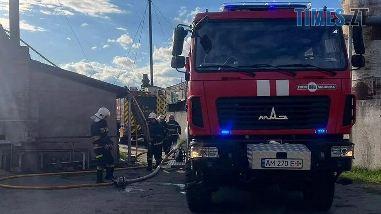 У Малині вогнеборці врятували столярний цех від масштабної пожежі