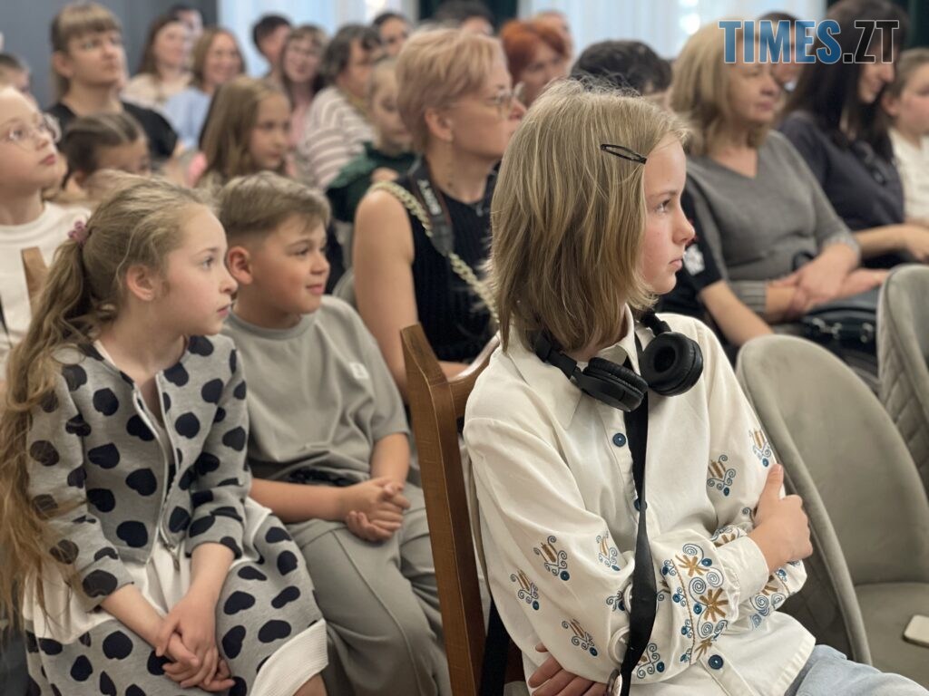 “Там, де лінія проросте” – виставка учнів художнього простору “Yanduka” в Житомирі (ФОТО)
