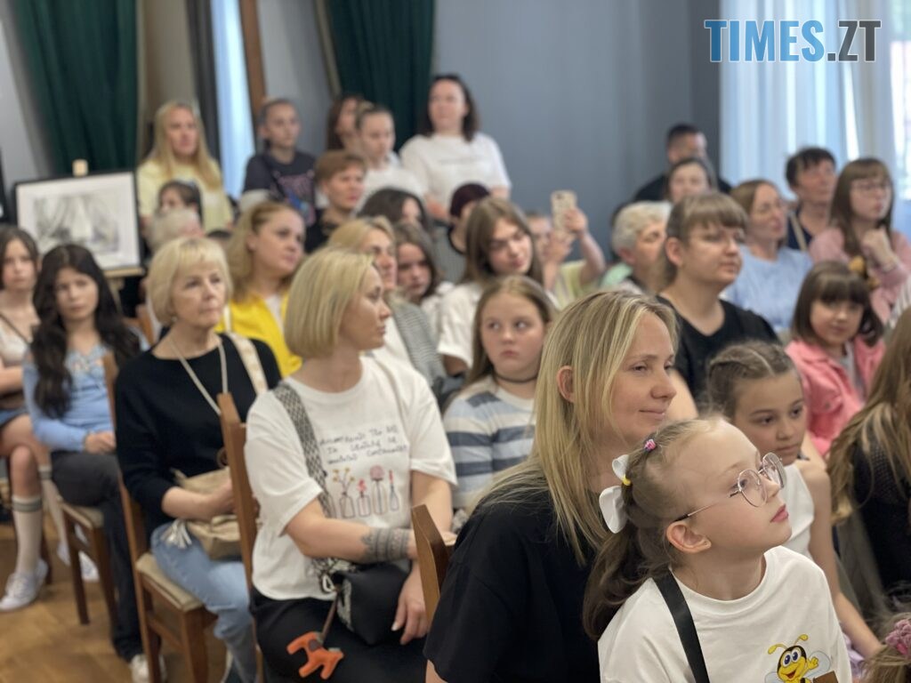 “Там, де лінія проросте” – виставка учнів художнього простору “Yanduka” в Житомирі (ФОТО)