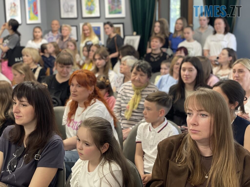 “Там, де лінія проросте” – виставка учнів художнього простору “Yanduka” в Житомирі (ФОТО)