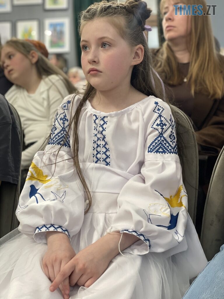 “Там, де лінія проросте” – виставка учнів художнього простору “Yanduka” в Житомирі (ФОТО)