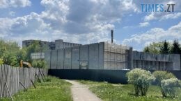 Почали демонтаж колишнього кінотеатру "Космос" у Житомирі