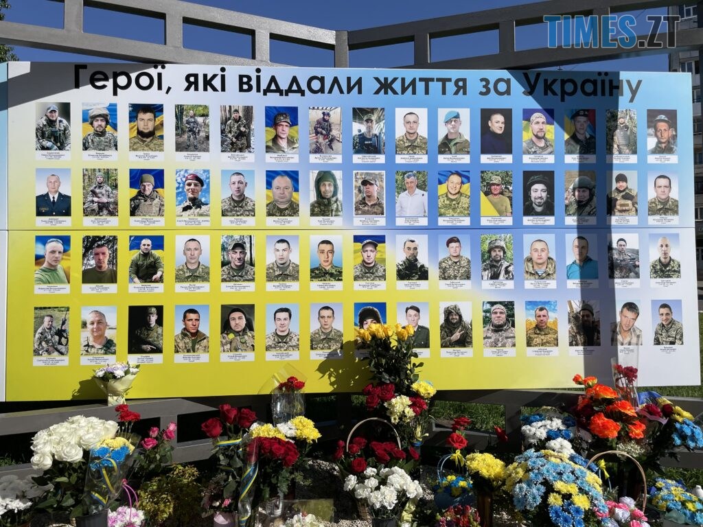У Житомирі відкрили стенд на “Алеї слави Героїв” та вручили відзнаку «Мужність. Честь. Звитяга» (ФОТО)