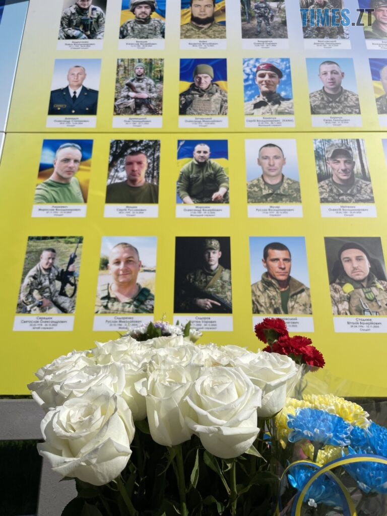 У Житомирі відкрили стенд на “Алеї слави Героїв” та вручили відзнаку «Мужність. Честь. Звитяга» (ФОТО)