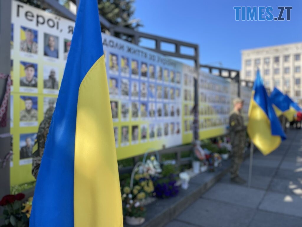 У Житомирі відкрили стенд на “Алеї слави Героїв” та вручили відзнаку «Мужність. Честь. Звитяга» (ФОТО)