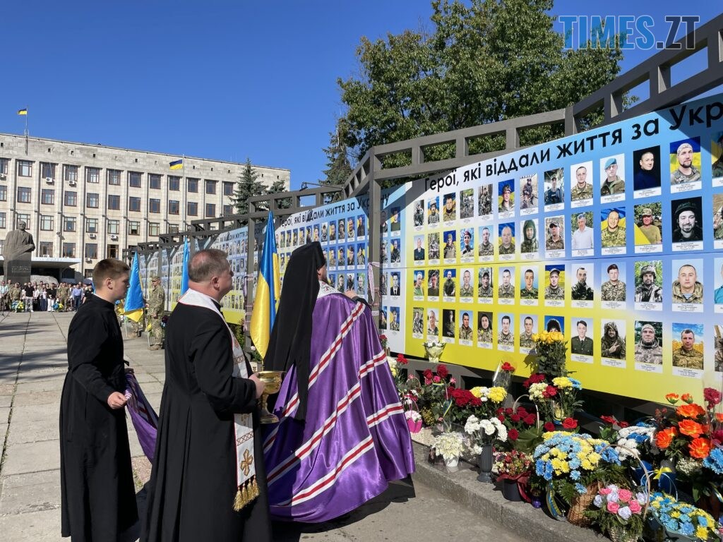У Житомирі відкрили стенд на “Алеї слави Героїв” та вручили відзнаку «Мужність. Честь. Звитяга» (ФОТО)