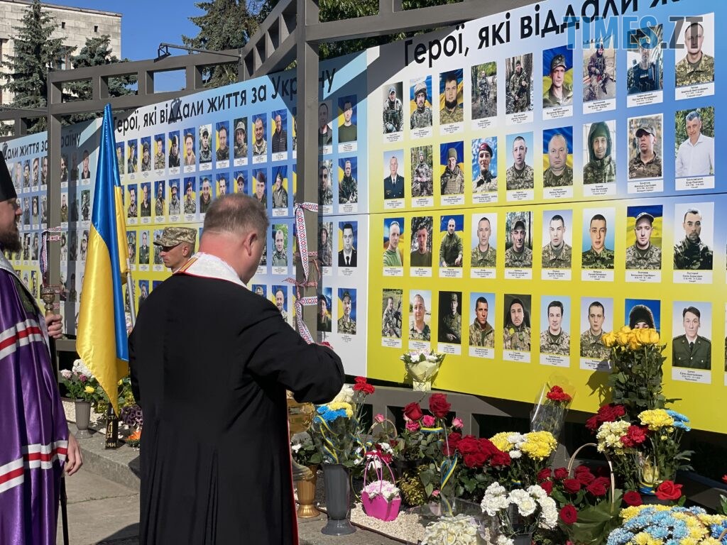 У Житомирі відкрили стенд на “Алеї слави Героїв” та вручили відзнаку «Мужність. Честь. Звитяга» (ФОТО)