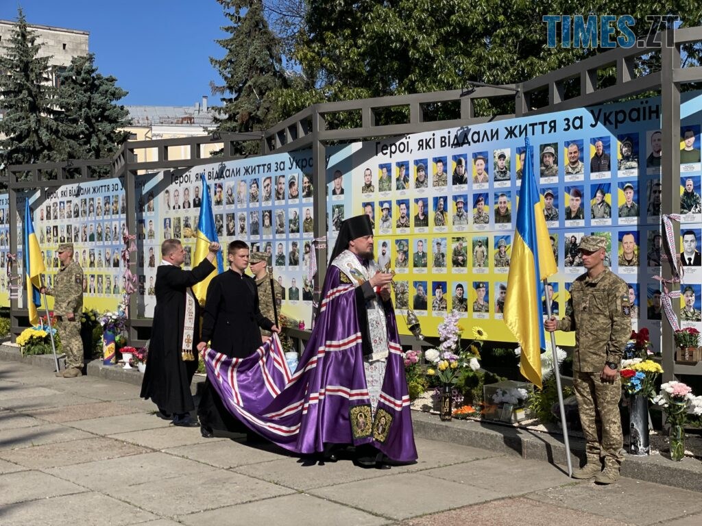 У Житомирі відкрили стенд на “Алеї слави Героїв” та вручили відзнаку «Мужність. Честь. Звитяга» (ФОТО)