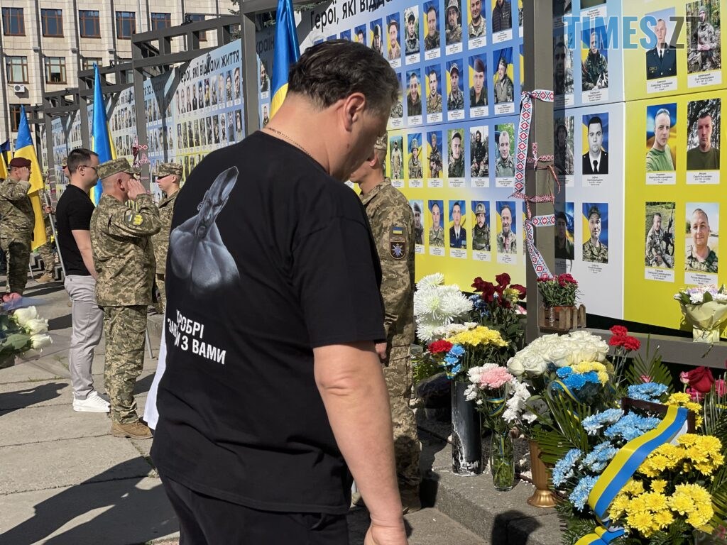 У Житомирі відкрили стенд на “Алеї слави Героїв” та вручили відзнаку «Мужність. Честь. Звитяга» (ФОТО)