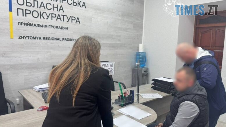Бізнес на «липових» лікарняних: у Житомирі викрили лікаря-кардіолога та його посередника