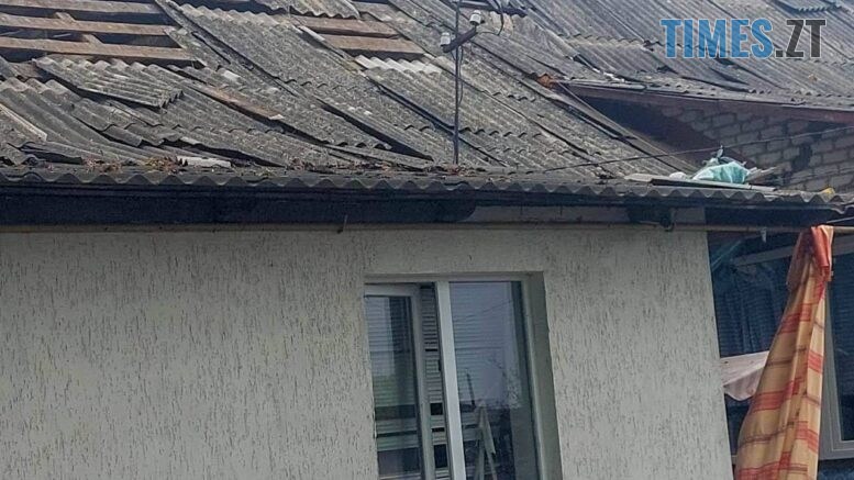 Атака російських терористів на Житомир: пошкоджено житлові будинки та автівки містян