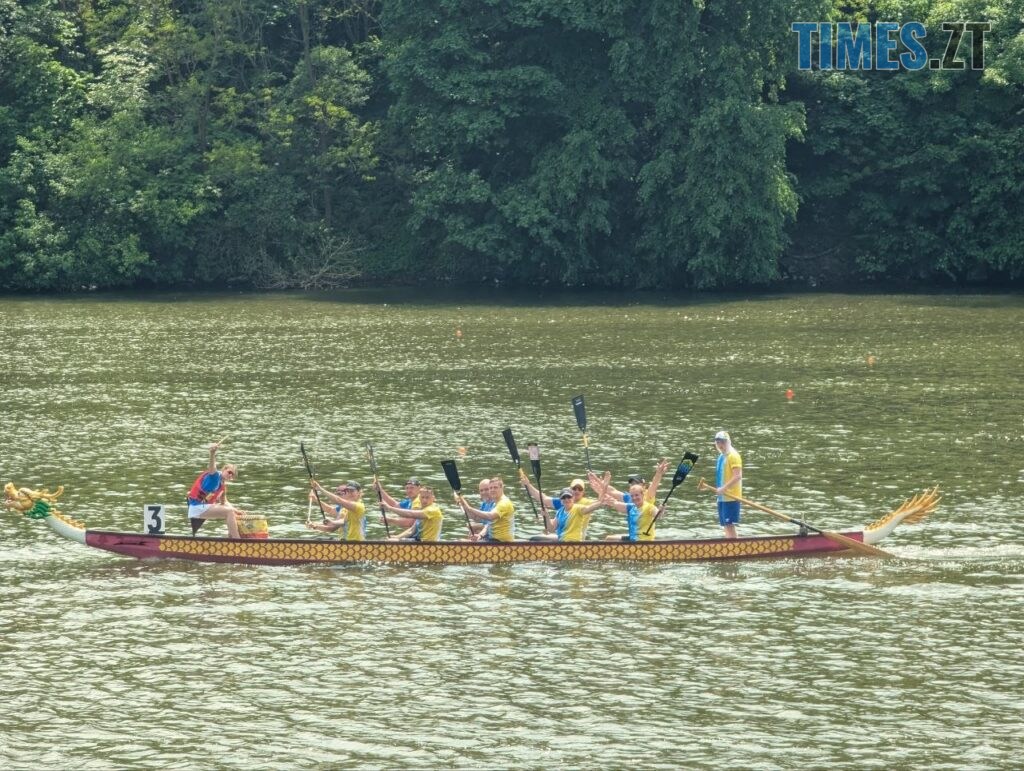 Житомир вирує емоціями: на набережній тривають гонки човнів «Дракон»