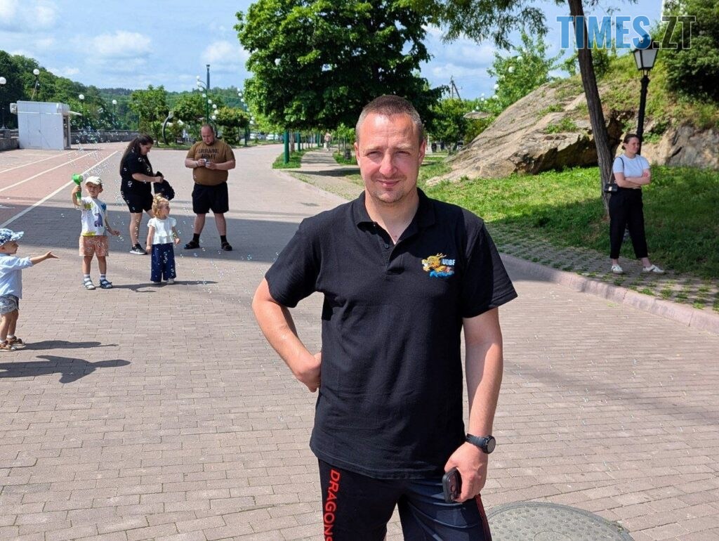 Житомир вирує емоціями: на набережній тривають гонки човнів «Дракон»