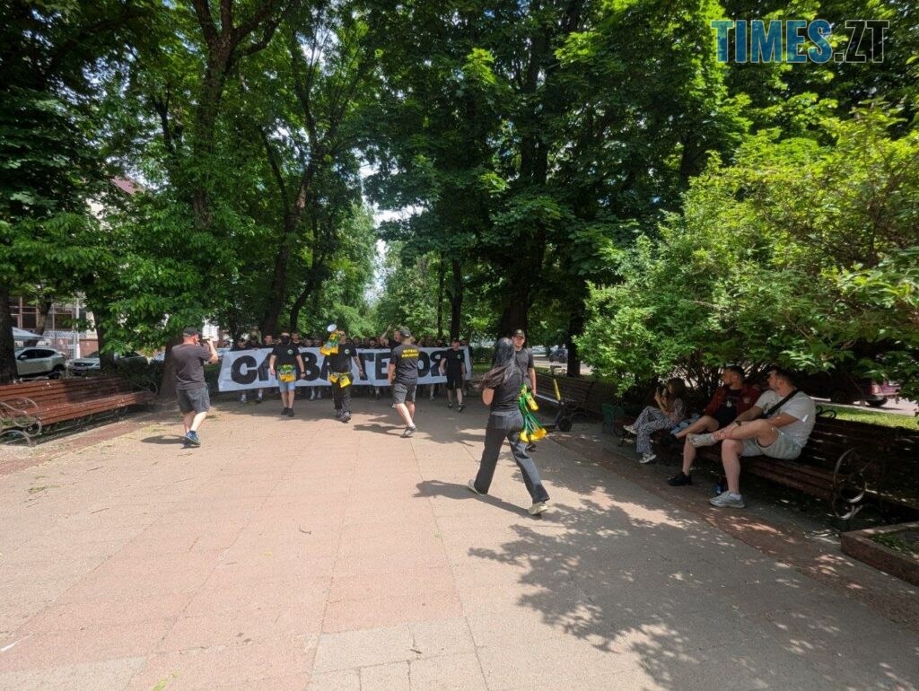Ультрас рух WZTF  запалив Житомир  фанатським маршем до Дня Героїв України (ФОТО)