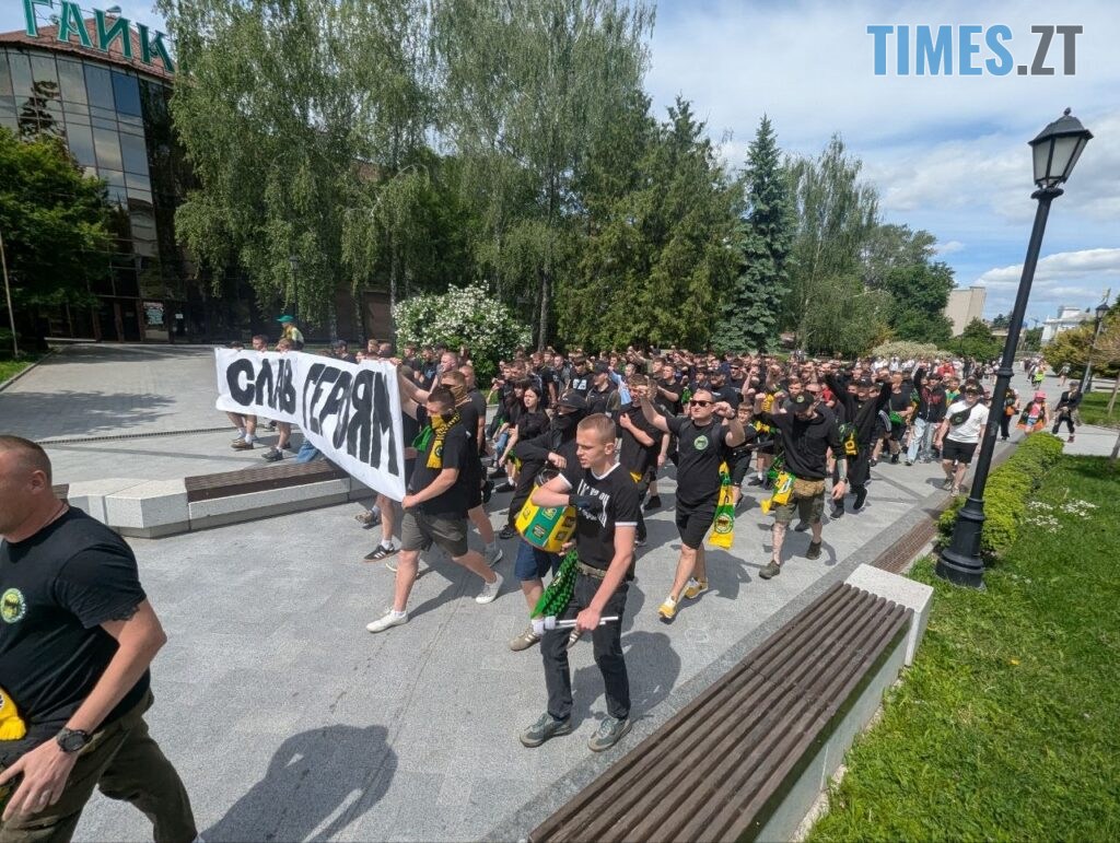 Ультрас рух WZTF  запалив Житомир  фанатським маршем до Дня Героїв України (ФОТО)