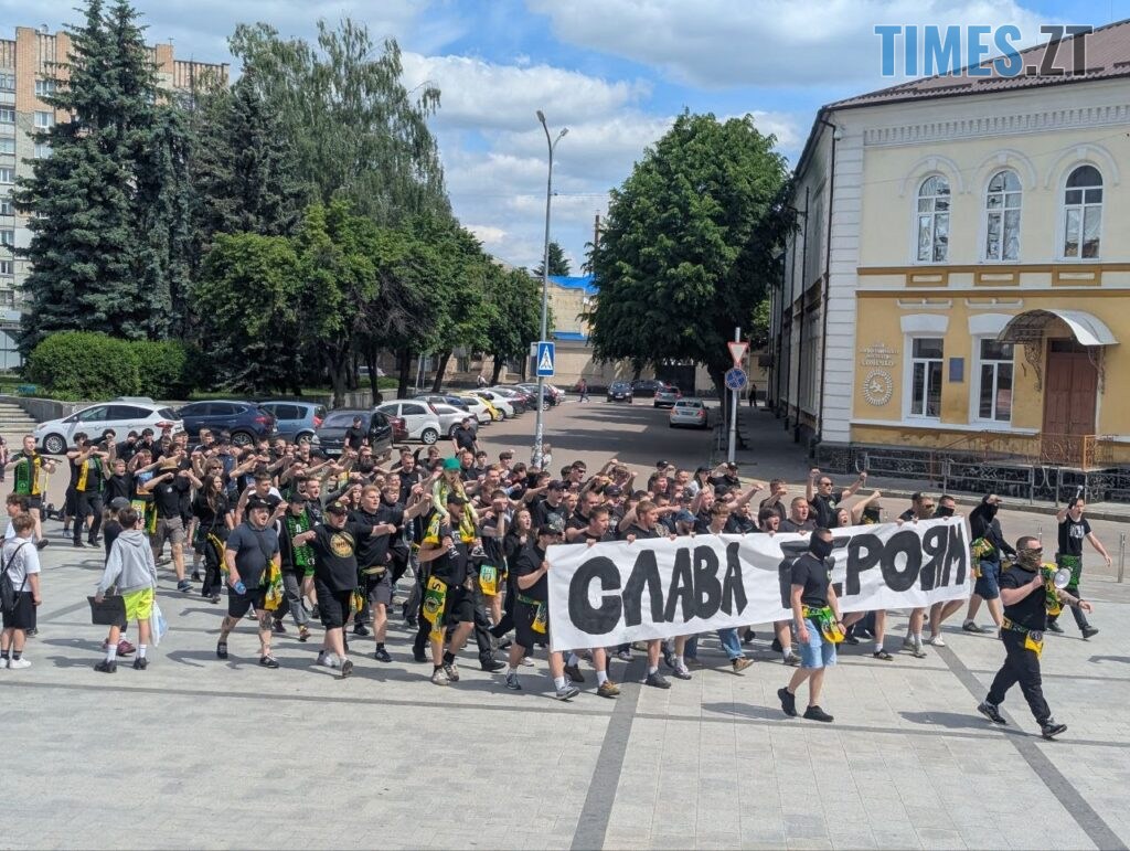Ультрас рух WZTF  запалив Житомир  фанатським маршем до Дня Героїв України (ФОТО)