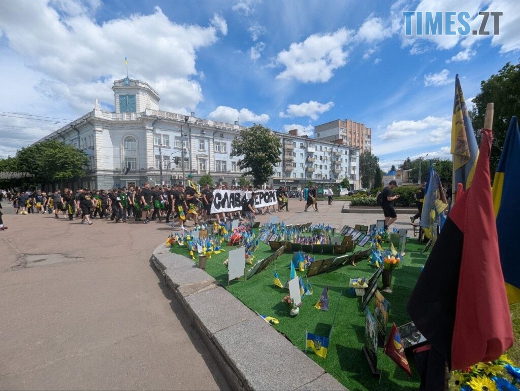 Ультрас рух WZTF  запалив Житомир  фанатським маршем до Дня Героїв України (ФОТО)