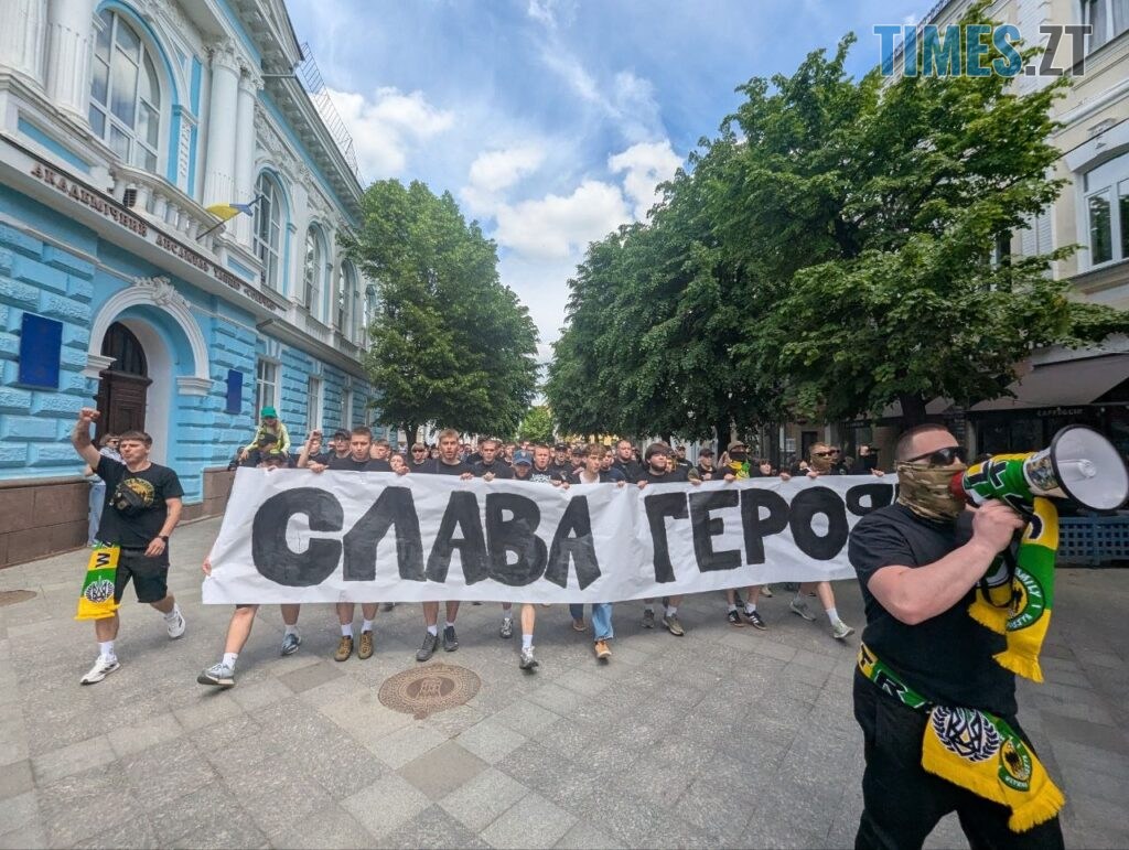 Ультрас рух WZTF  запалив Житомир  фанатським маршем до Дня Героїв України (ФОТО)