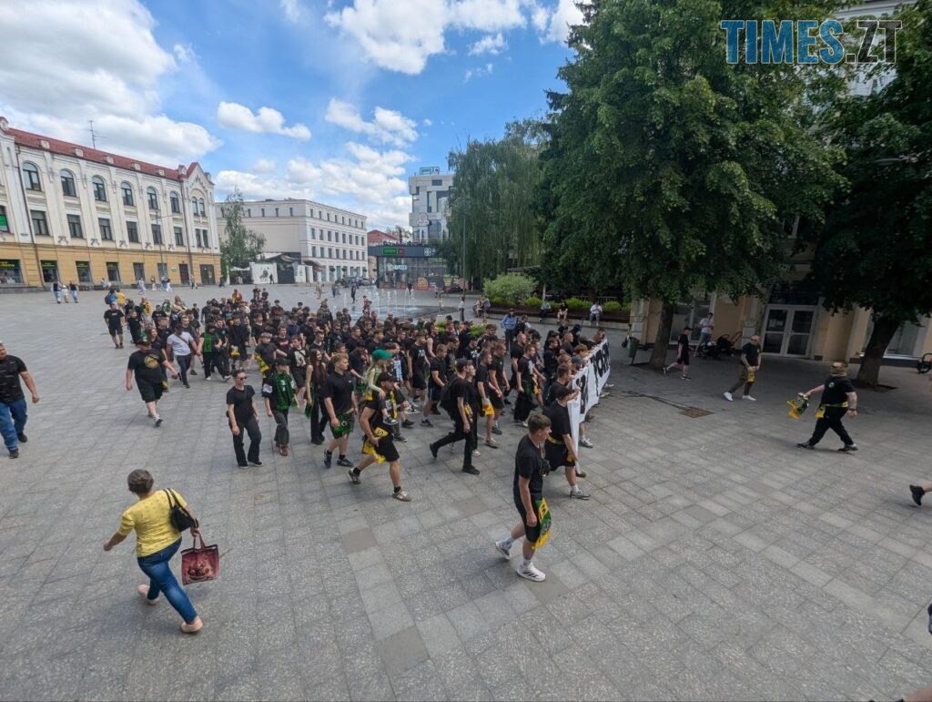 Ультрас рух WZTF  запалив Житомир  фанатським маршем до Дня Героїв України (ФОТО)
